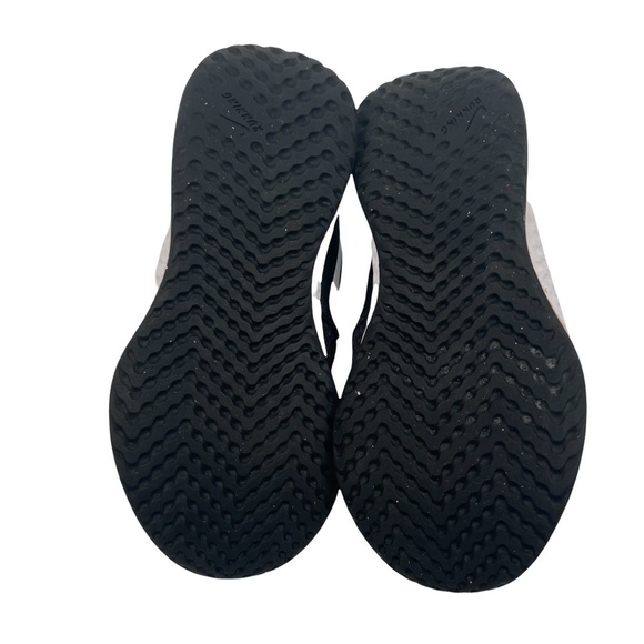 Nike Gray Black Revolution 5 Sneakers Size 12 C Kid’s - Picture 8 of 8